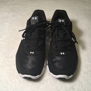 Under Armor Assert 8 Black & White Size 7